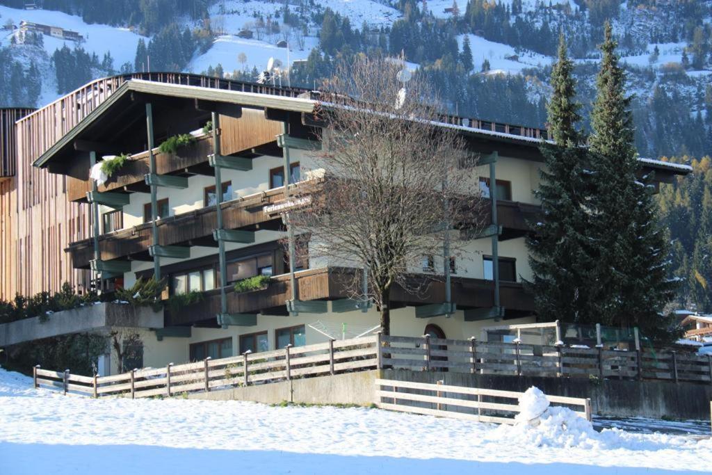Ferienwohnungen Egger - Direkt An Der Spieljochbahn Fügen Kültér fotó
